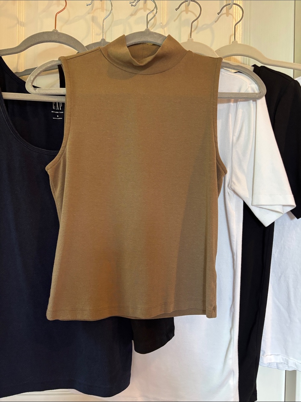 GAP Women's Top Assortment Size Small Lot of 6 - Picture 2 of 12